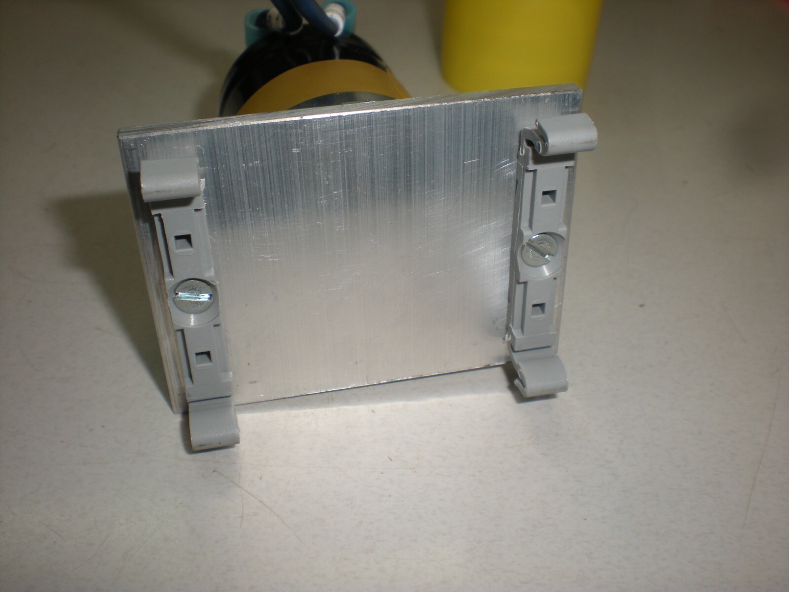 EPCOS B41456-B8478-M Capacitor on a DIN Rail Mount – 4700mfd – 63V