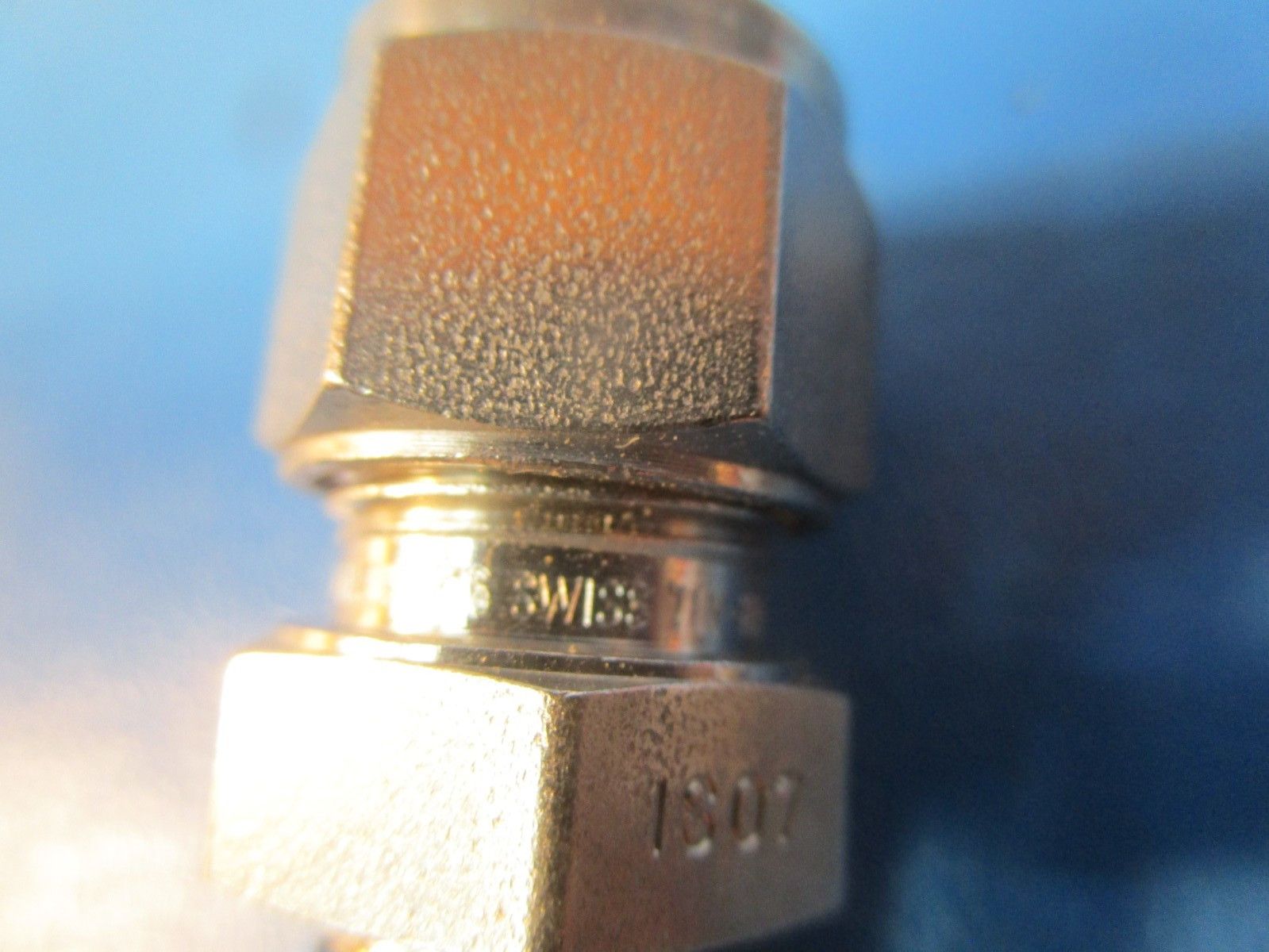 LOT OF 2 Parker 3-4 FBZ-SS, COMPRESSION TUBE CONNECTOR: 1/4″ THREAD, COMPRESSION