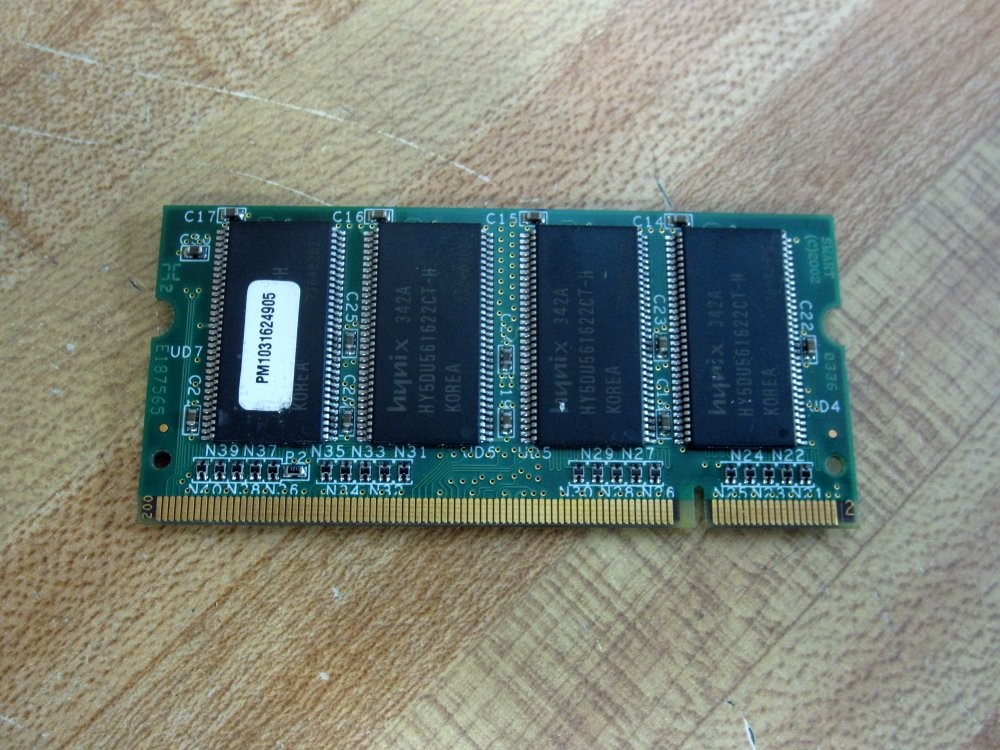 Hynix HYMD232M646C6-HSM Memory Module PC2100S-25330