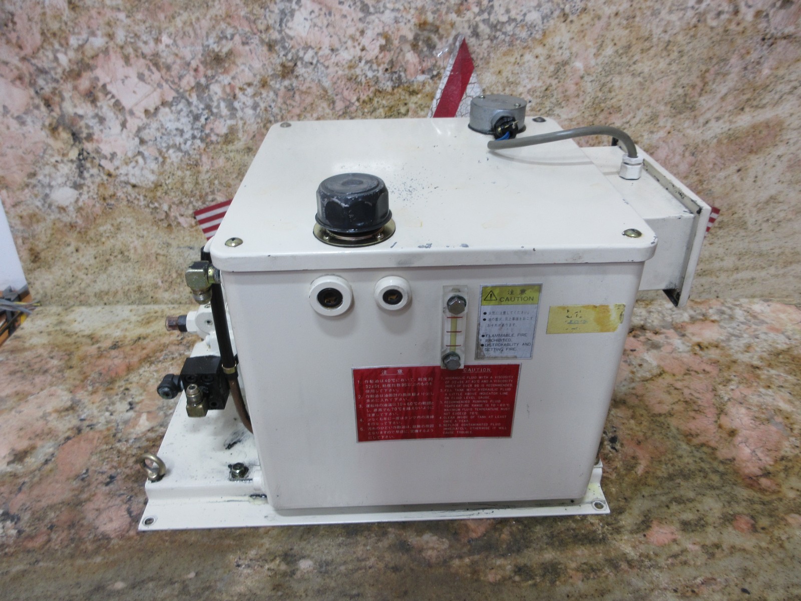 TOKIMEC TU-PAC TU2A-N-LC-5665 HPP-VB2V-F8A3-033 OKUMA HYDRAULIC OIL MOTOR UNIT