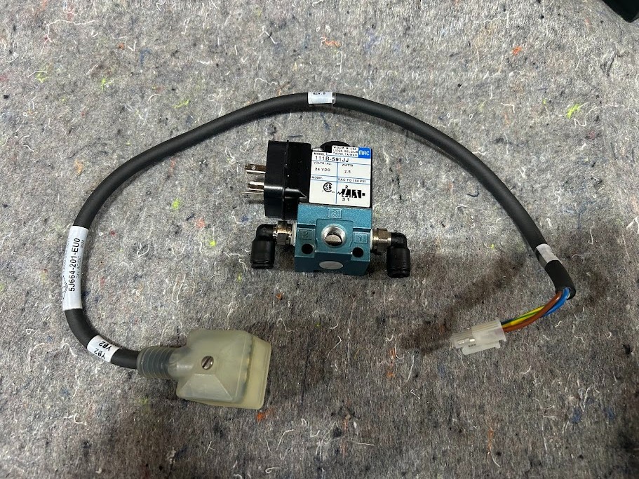 MAC 24V 150 PSI SOLENOID VALVE 111B-591JJ w/ Canfield connector 5J664-201-EU0