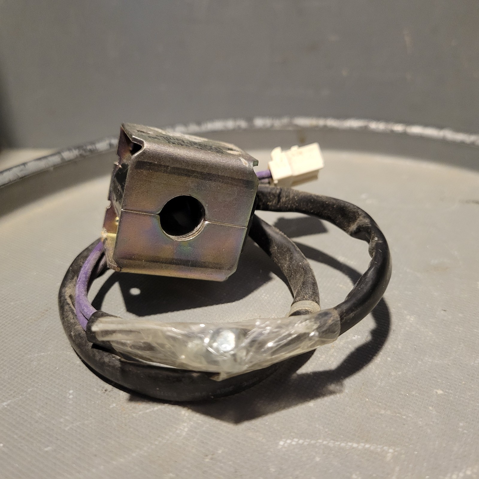 4-Way Solenoid Coil, AC220-240V, 4.5-3.5W, 11122701, SHF-4-10L3, 11Z26P