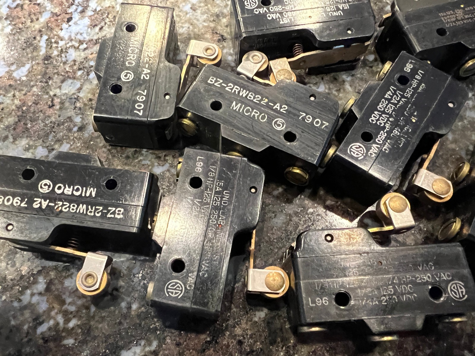 Micro Switch BZ-2RW822-A2 Honeywell Switch BZ2RW822A2 Roller Lever Limit Switch