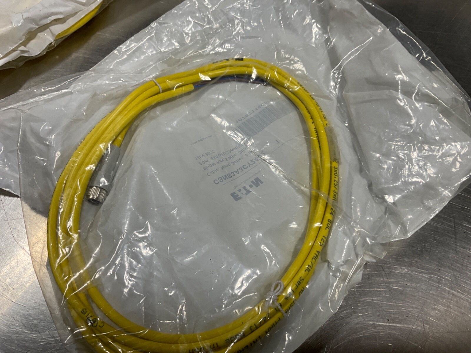 Eaton CSNS3A3CY2402 Cable, Nano series 3 pin NEW