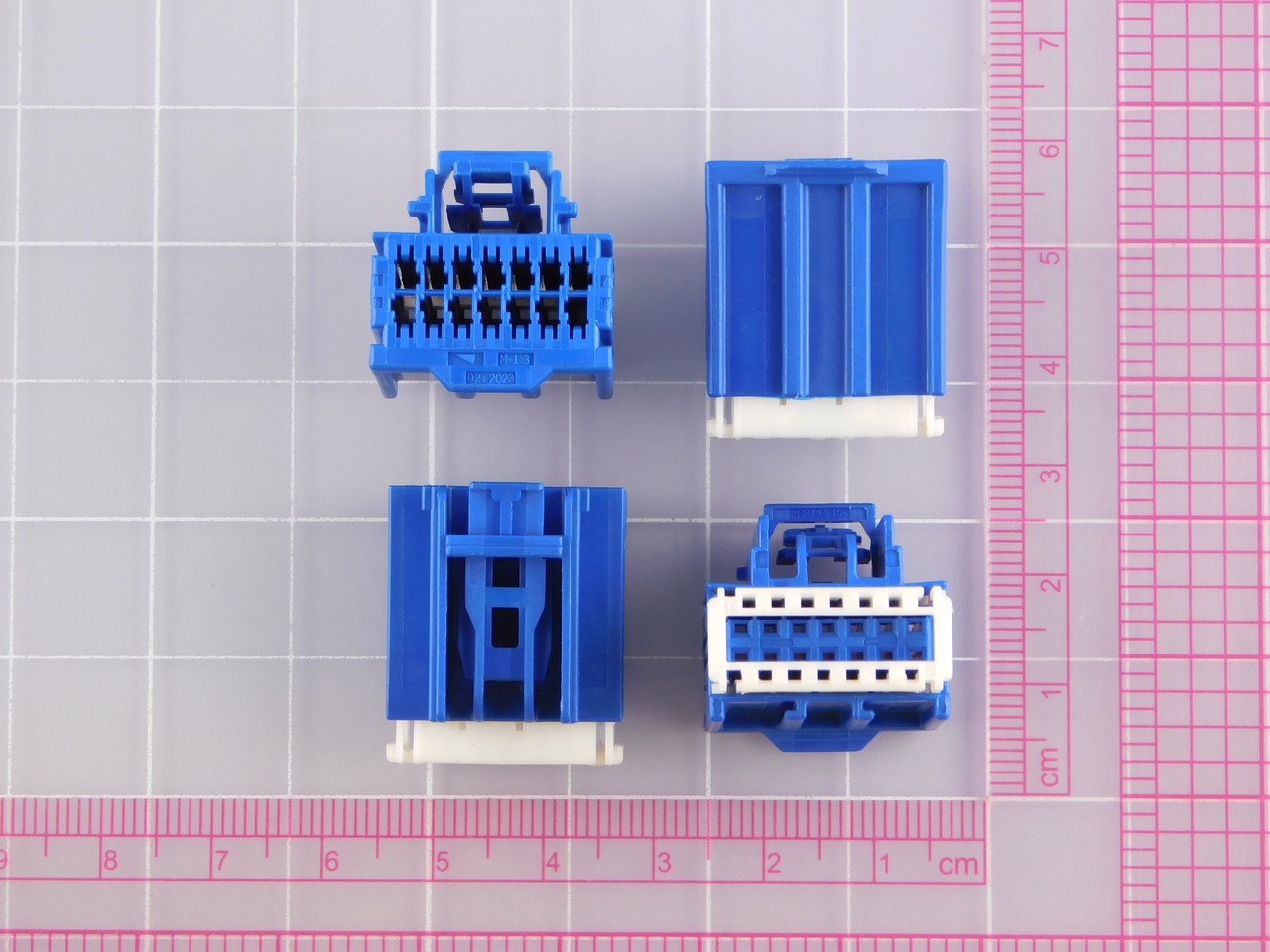 Lot of 625 YAZAKI 7283-9068-90 14 Position Female Blue Housing, Unsealed , YES/Y