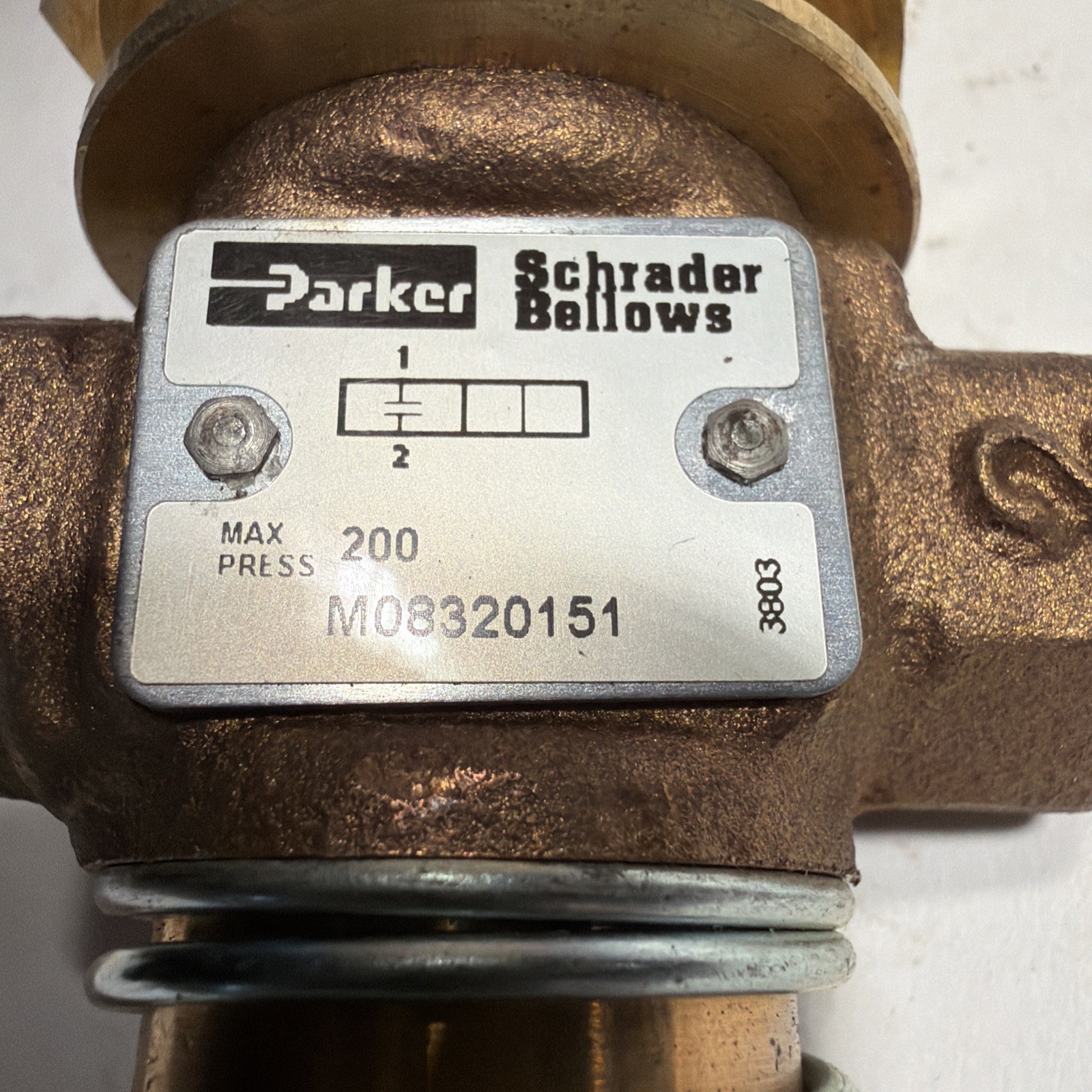 SCHRADER BELLOWS / PARKER – M08320151 VALVE, MANUAL, 1/4NPT, Max 200PSI USA NNB