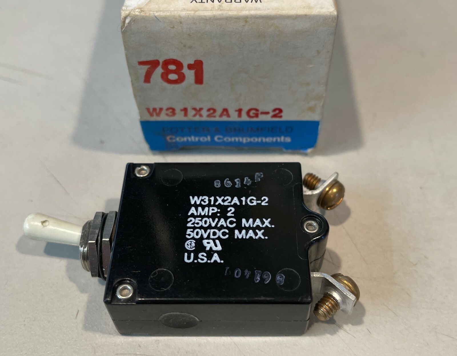TE Connectivity / P&B Brand W31-X2A1G-2