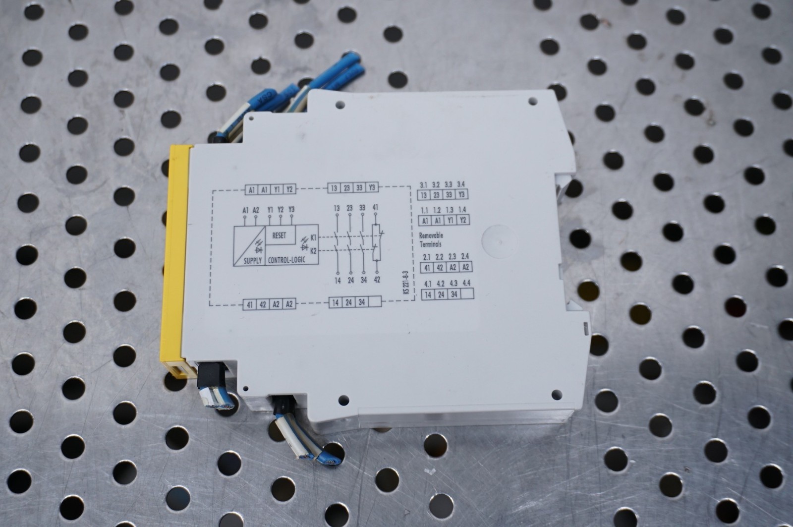 (Qty 2) Wieland Schleicher SNO 4003K safety relay R1.188.0400.1