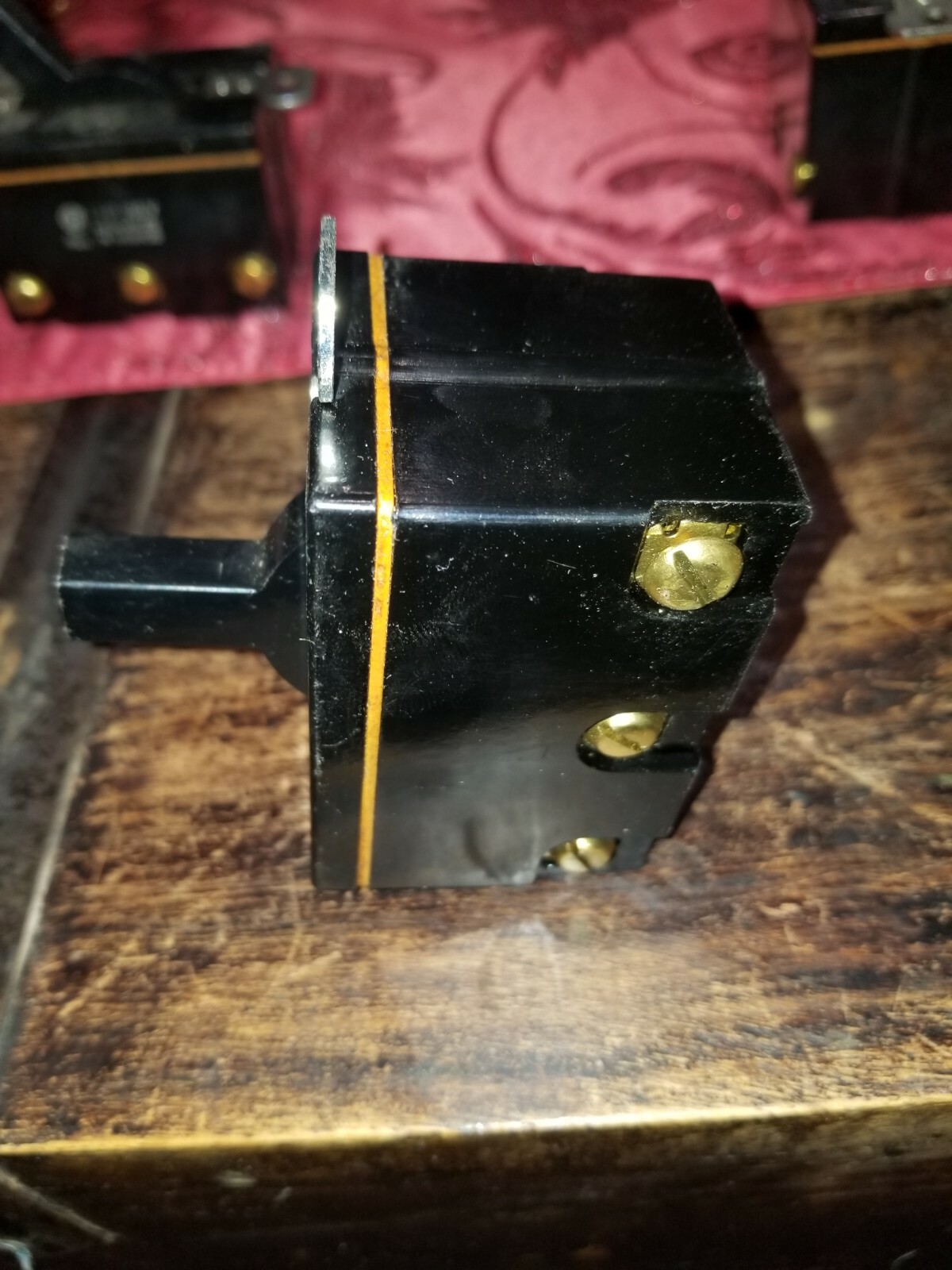 Arrow H&H 8504 2HP 250V Circuit breaker