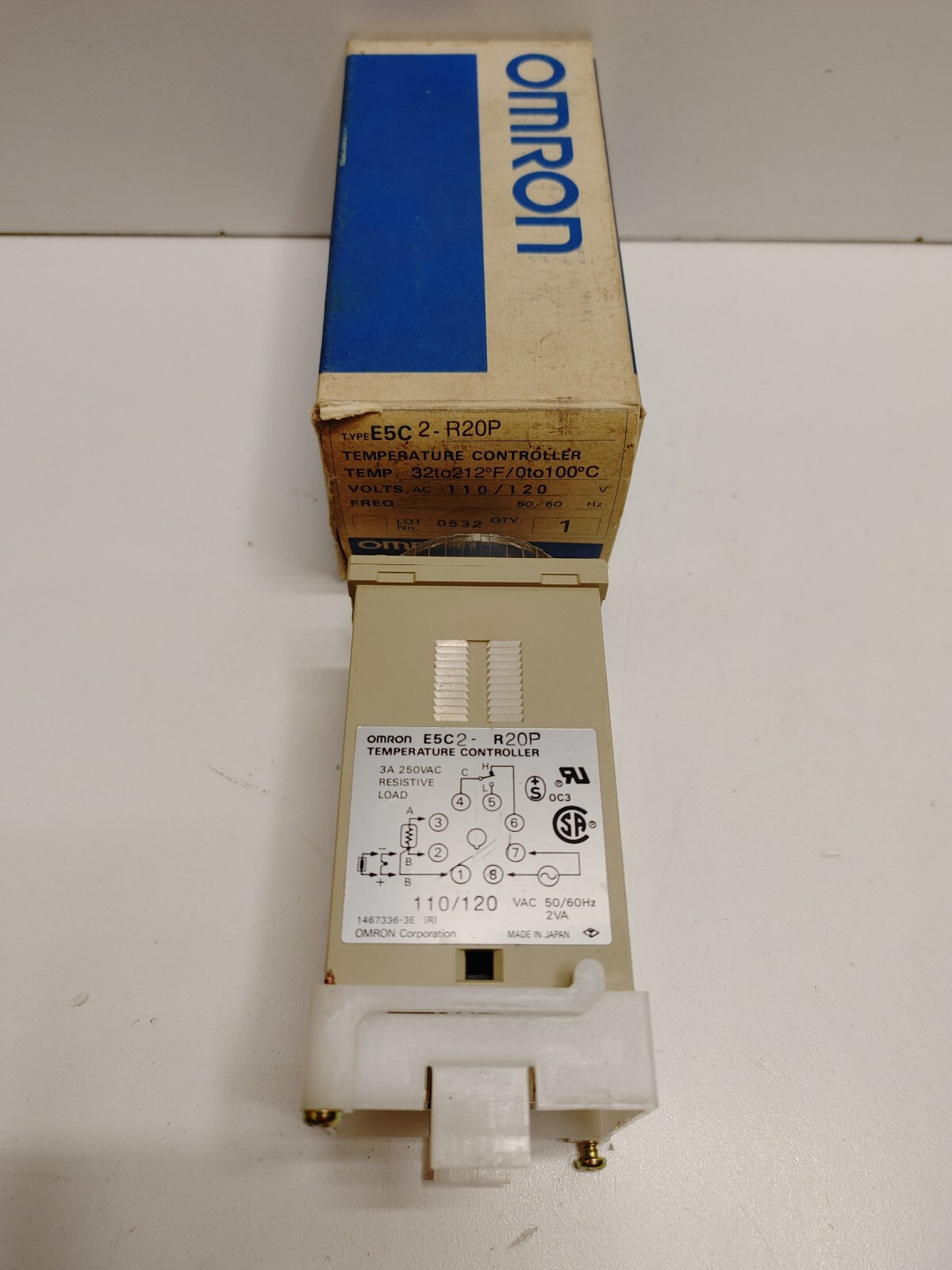 NEW OLD STOCK! OMRON 120V 32-212F DEGREES TEMPERATURE CONTROLLER E5C2-R20P