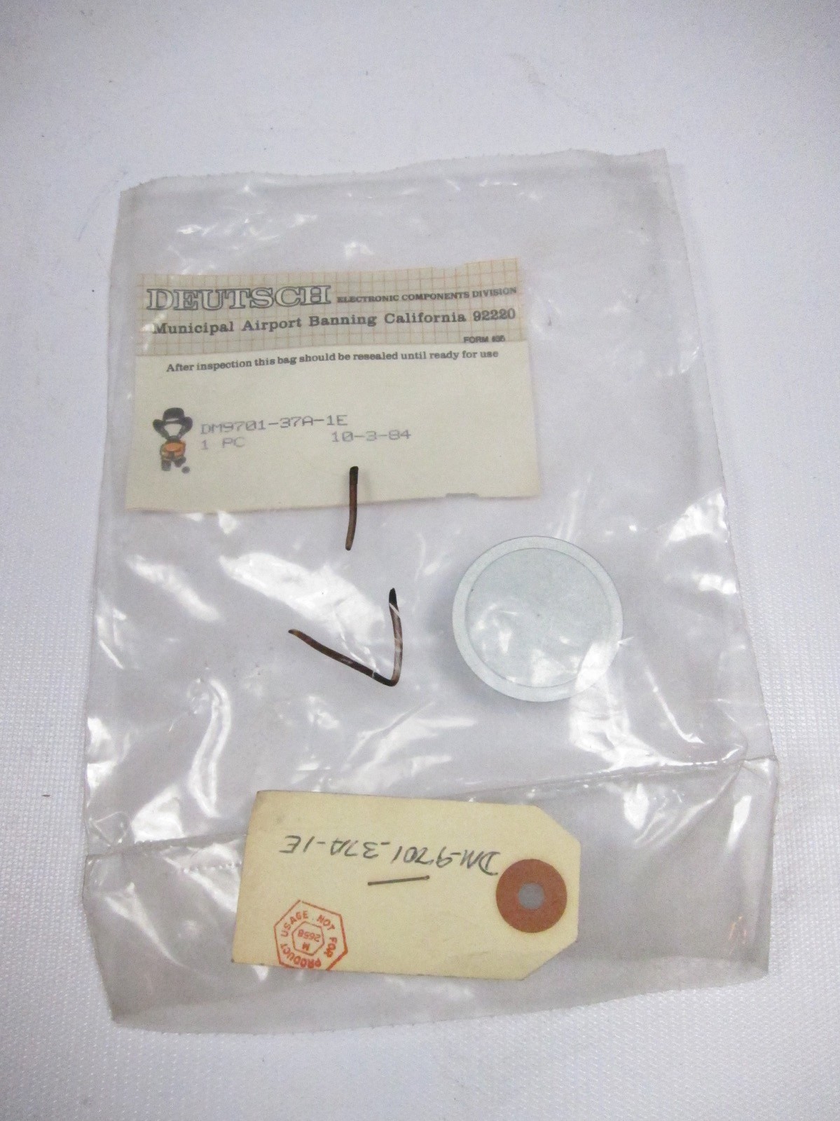 New TE Connectivity Deutsch DM9701-37A-1E Circular MIL Spec Connector Dust Cap