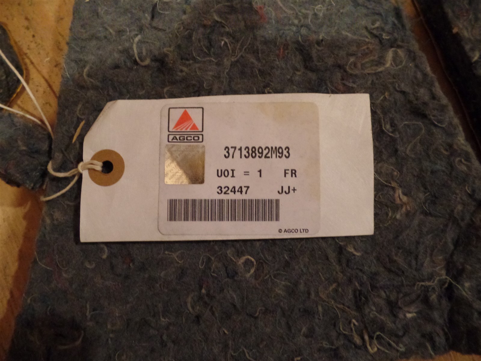 3713892M93 SOUND REDUCTION AGCO MASSEY FERGUSON 6110 6120 6130 6140 6150 MORE
