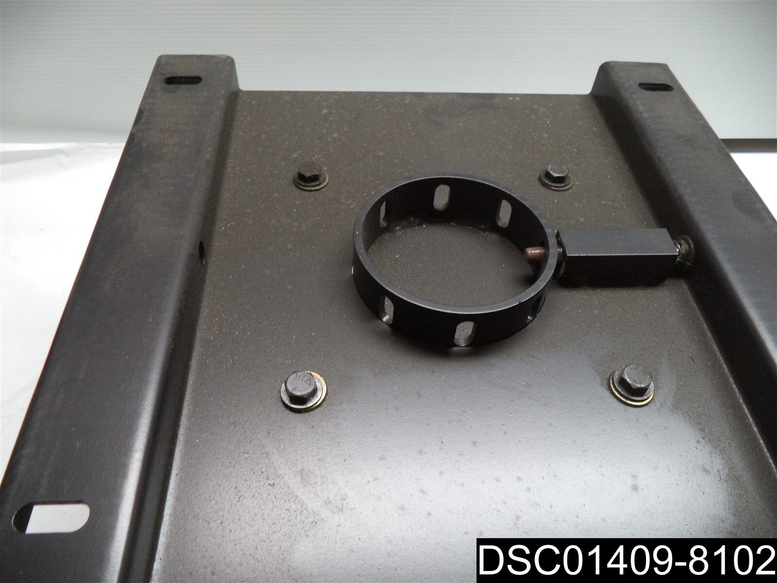 C-WM 1934, 17-1/2″ X 17-1/2″ X 9-3/4″ TURN TABLE LOCKING BASE
