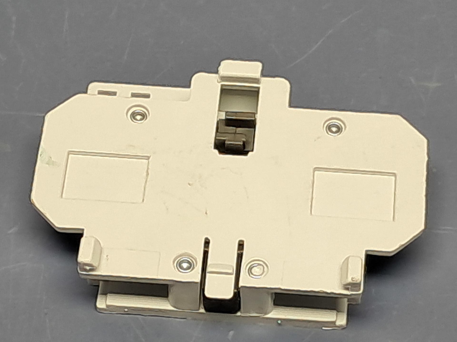 EATON CUTLER HAMMER C320KGS1 Side Mount Auxiliary Contact Freedom Series