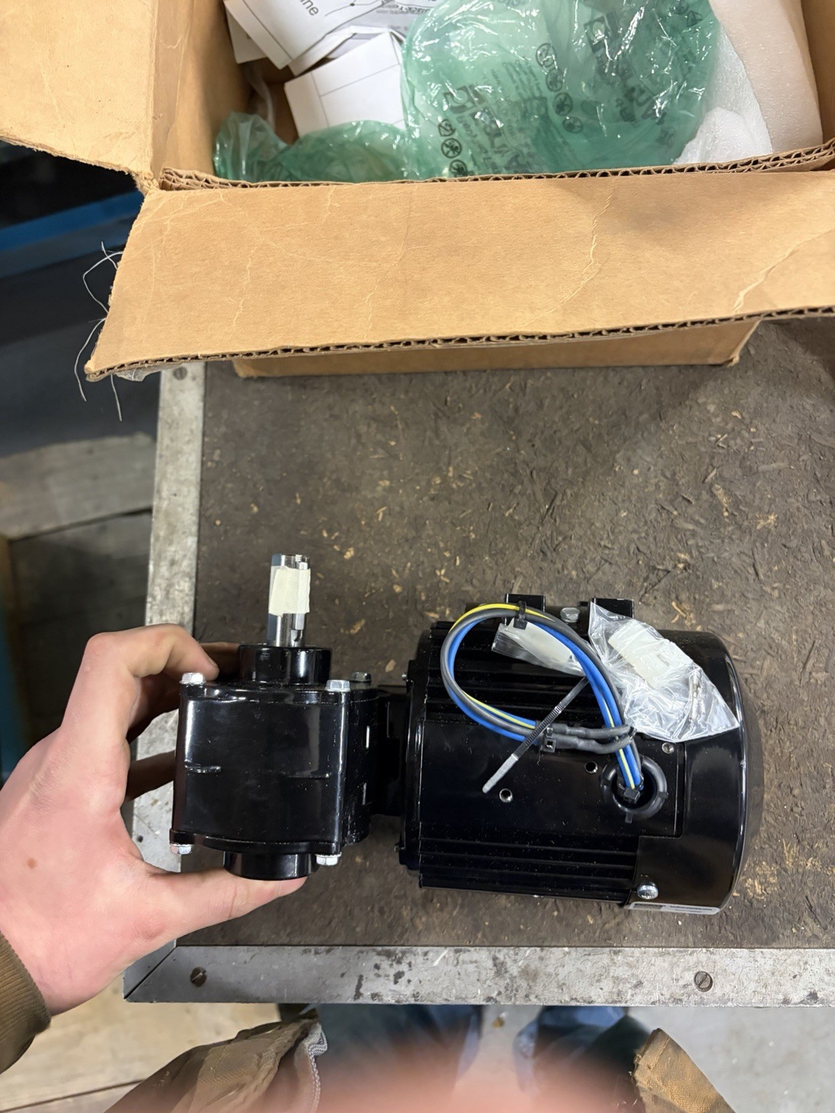 NEW BODINE 1/8HP 1PH 155V 3A 20:1 85RPM 60HZ GEARMOTOR 42R4BFSI-5L