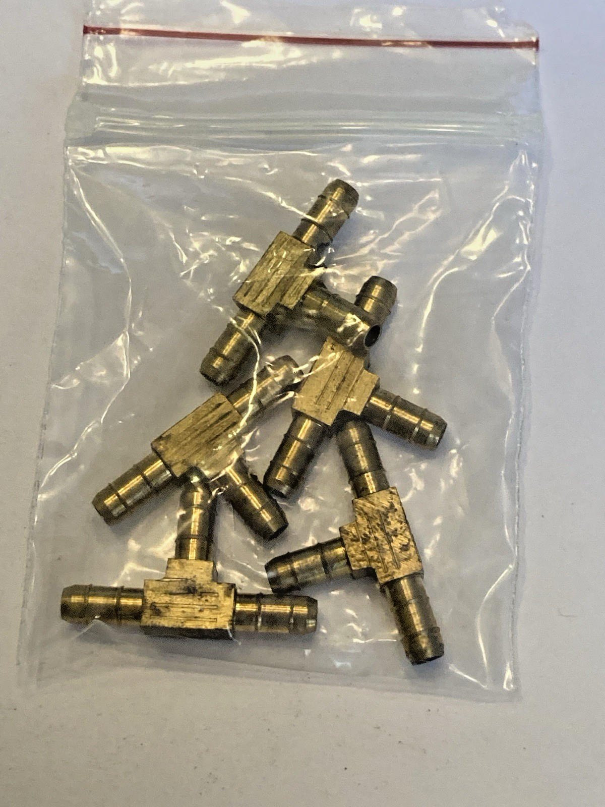 LOT OF 5 NEW PARKER 1/8″ BARBED UNION TEE BRASS