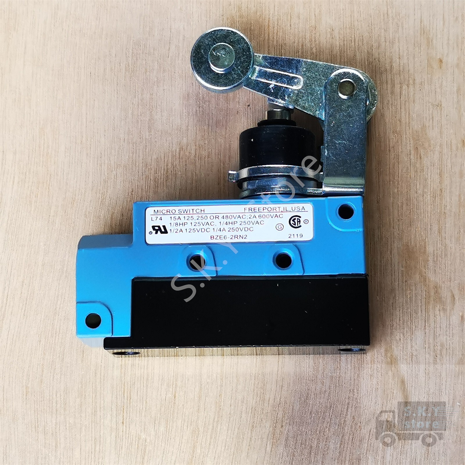 1 x NEW MICROSWITCH BZE6-2RN2 LIMIT SWITCH, for HONEYWELL BZE6 Series Switch
