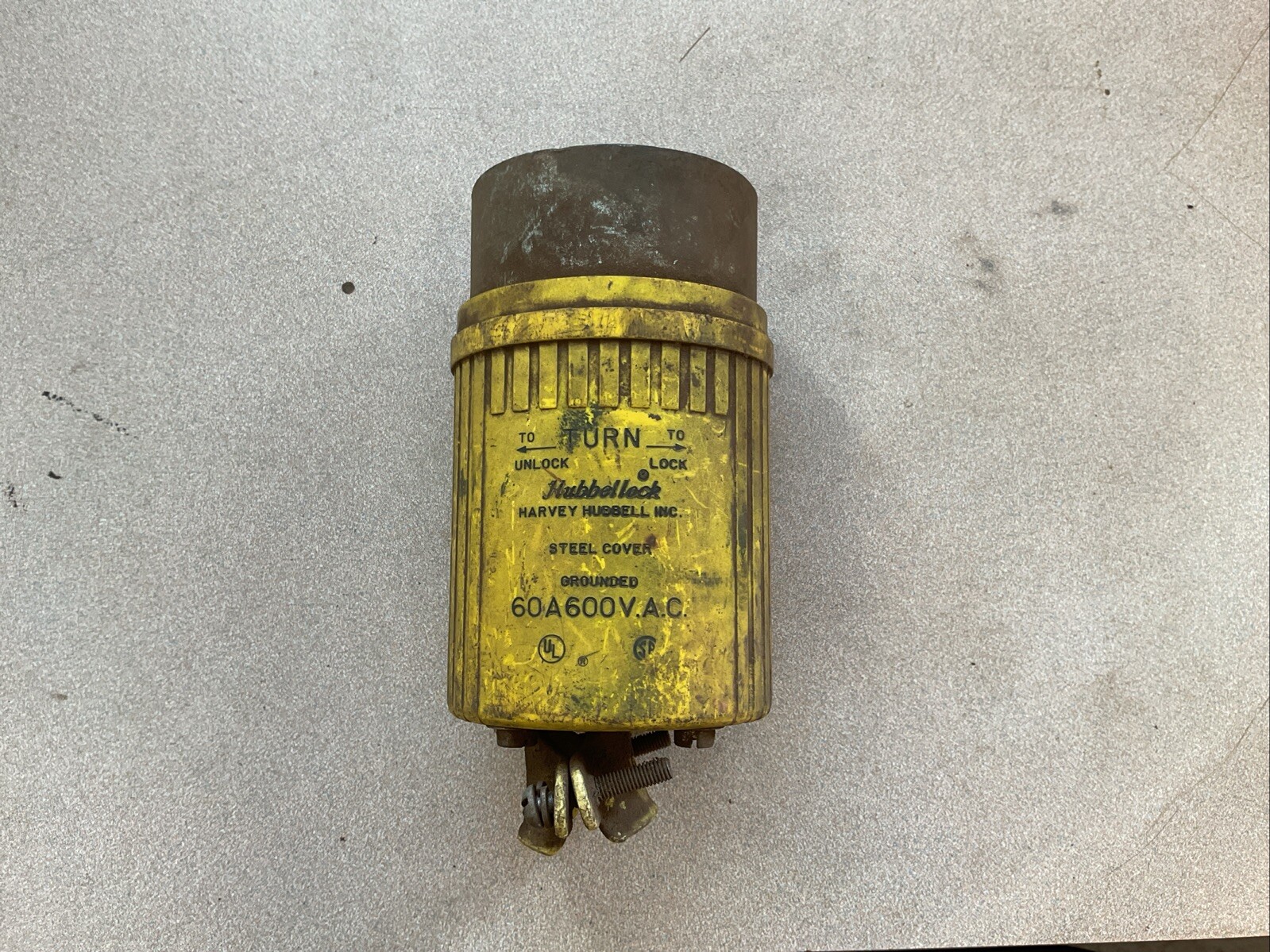 HUBBELL HUBBELLOCK Male Case PLUG 60A 600V 60 AMP steel cover Yellow