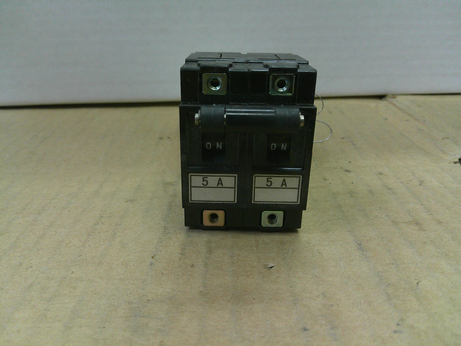 IZUMI NRAN2100F 5A CIRCUIT PROTECTOR