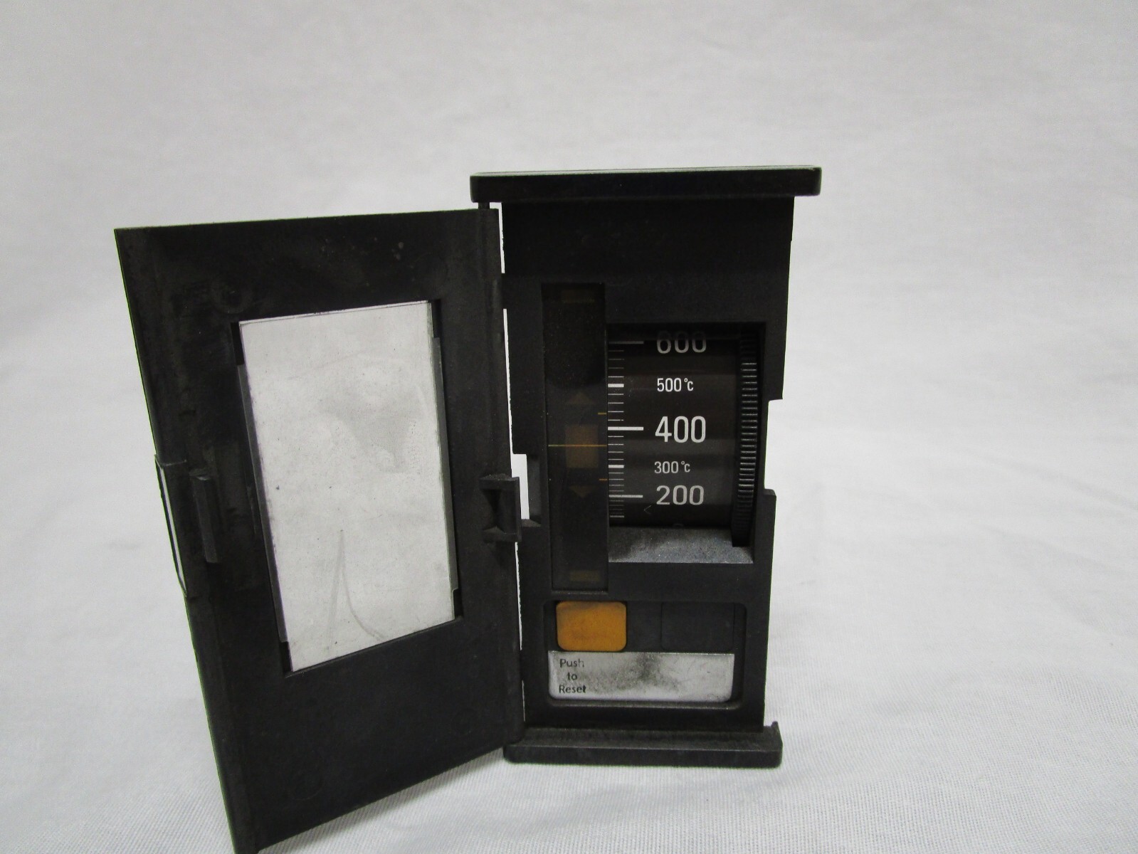 EUROTHERM 106/HL/R/0-1600C/115V/S/RB TEMPERATURE CONTROL HIGH LIMIT ALARM