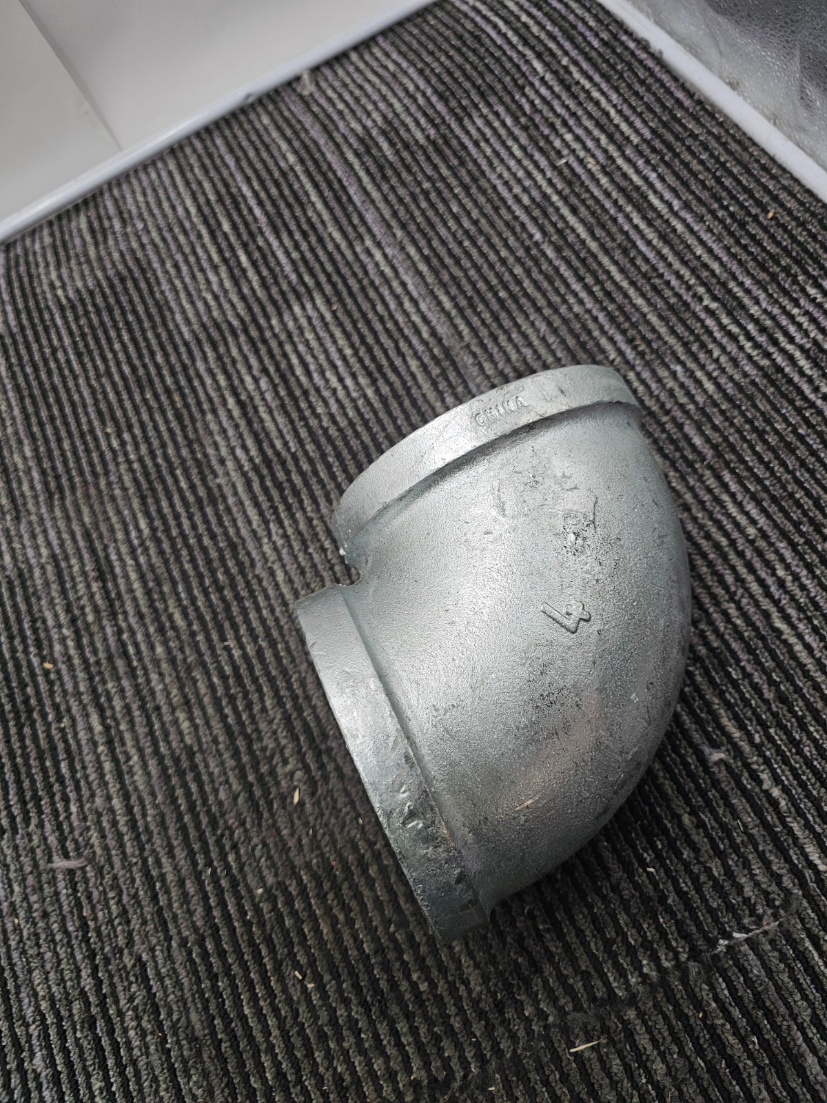 MATCO 4″ Cast Iron 90deg Elbow Female Fitting Gray 7-1/2″ x 5-1/2″