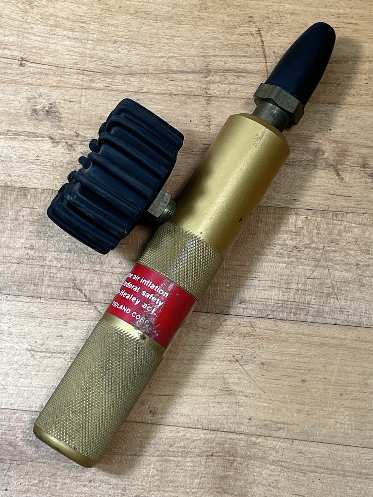 Tidland 128052 High Volume Air Inflation Tool – 0 To 100 PSI – 1 To 7 Kg/Cm²
