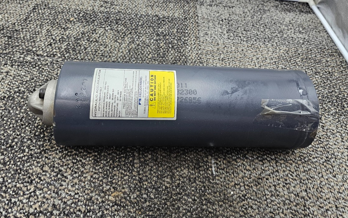 FREUDENBERG 047AT30-4-6215 Hydraulic Accumulator Repairable Piston 3000 PSIG Max