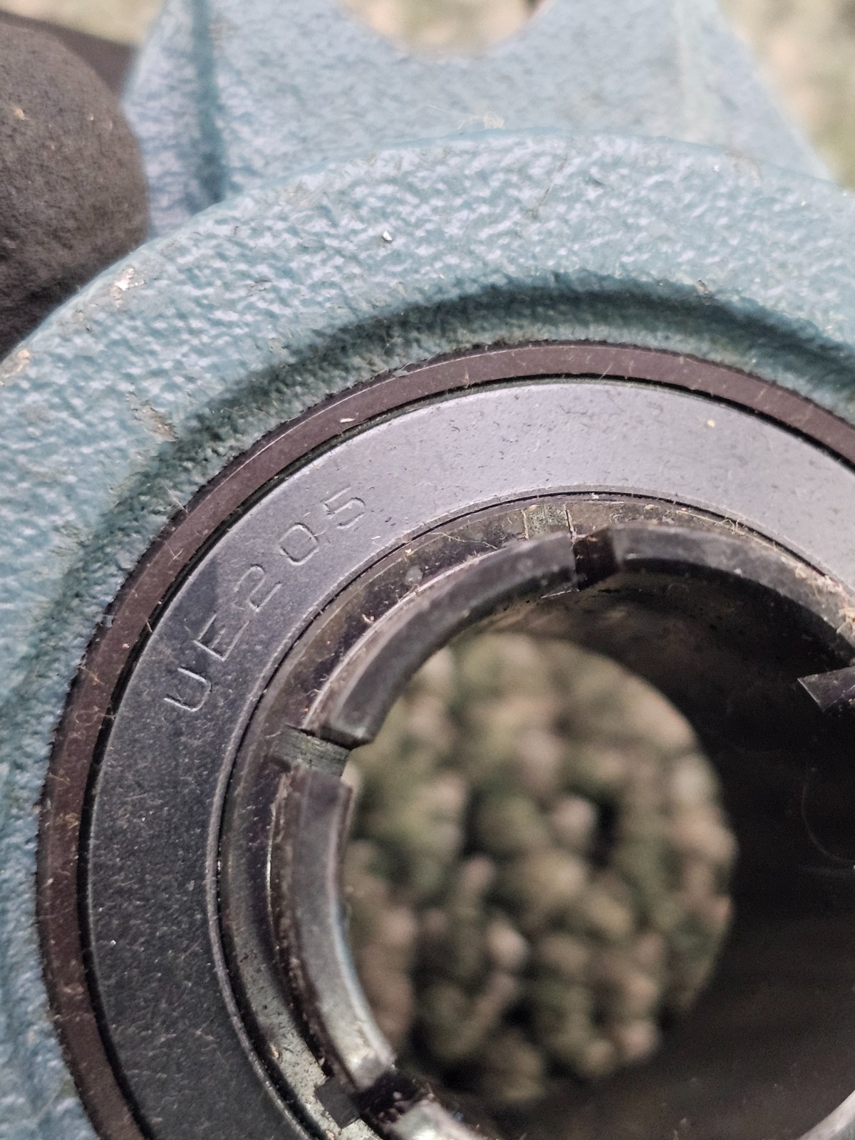 AMI FT205 2-Bolt Flange Mount Bearing With Asahi UE205 Insert Bearing