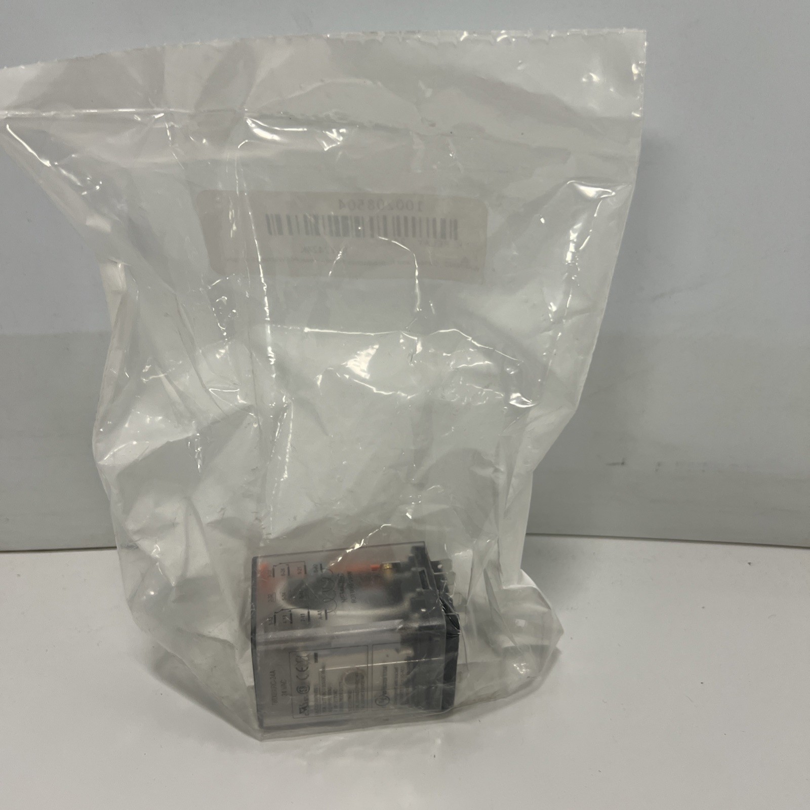 NEW, LOCHINVAR, 100208504, 24V RELAY. (6i-2)