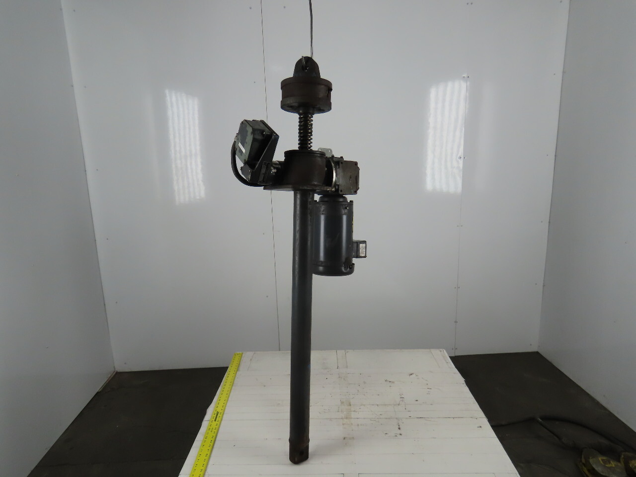 Joyce Dayton 10 Ton 36″ Machine Comdrive Screw Jack W/ 575V 3Ph Motor & Limit
