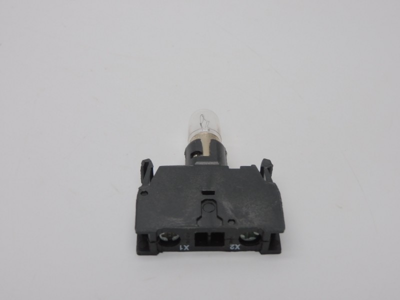 ALLEN BRADLEY 800E-3D0 SER. A 250V (W/BULB) NSNP