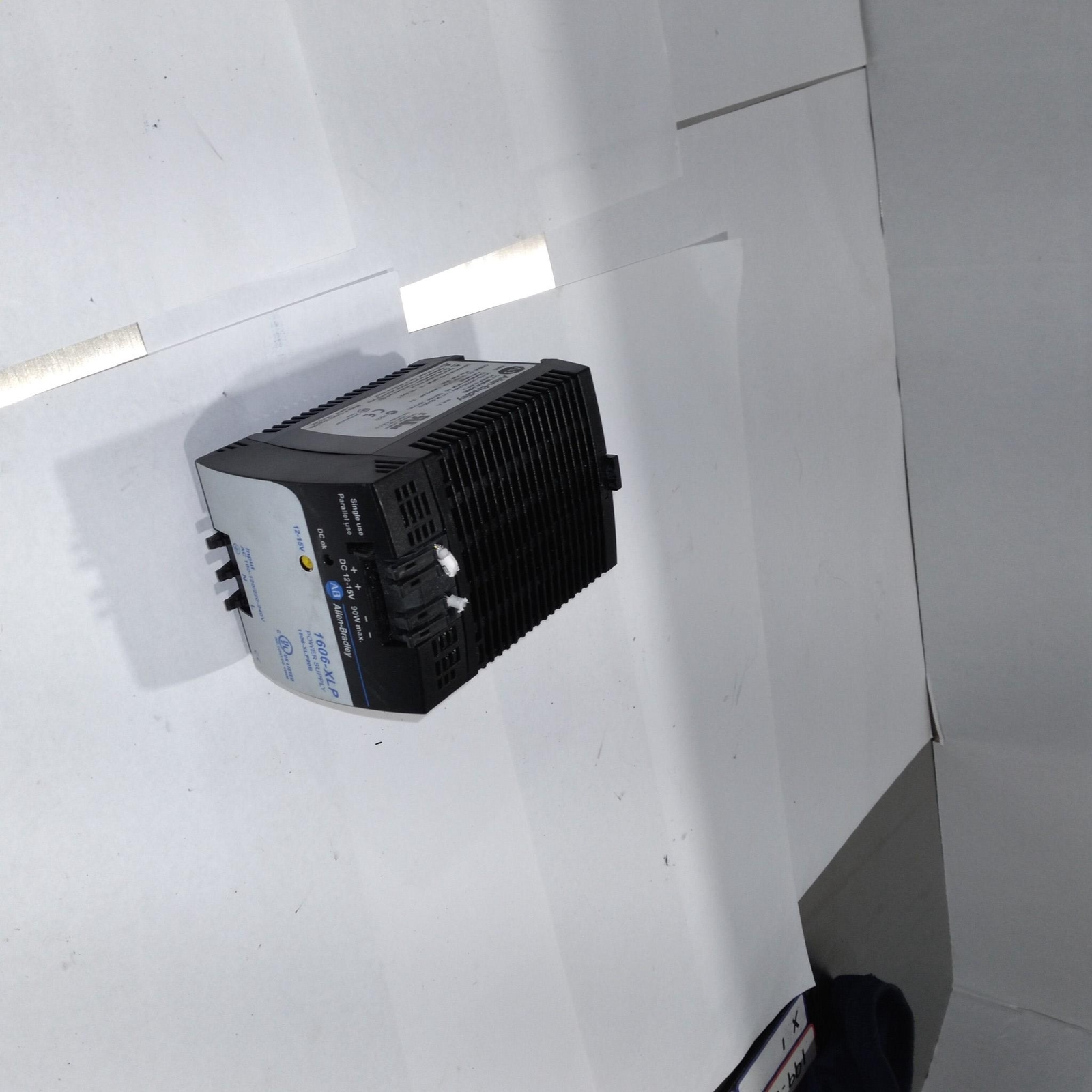 ALLEN-BRADLEY 1606-XLP90B SER.A AC100-120/220-240V 2.1/1.0A 50-60HZ DC 12-15V