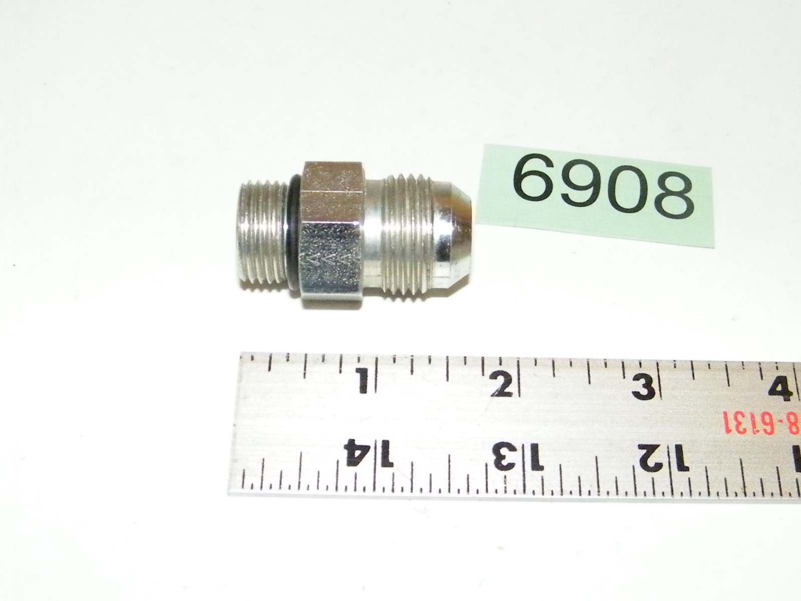 Aeroquip Hydraulic Male Flare Fitting 5/8 SAE JIC 37° x 1/2 SAE Straight Oring