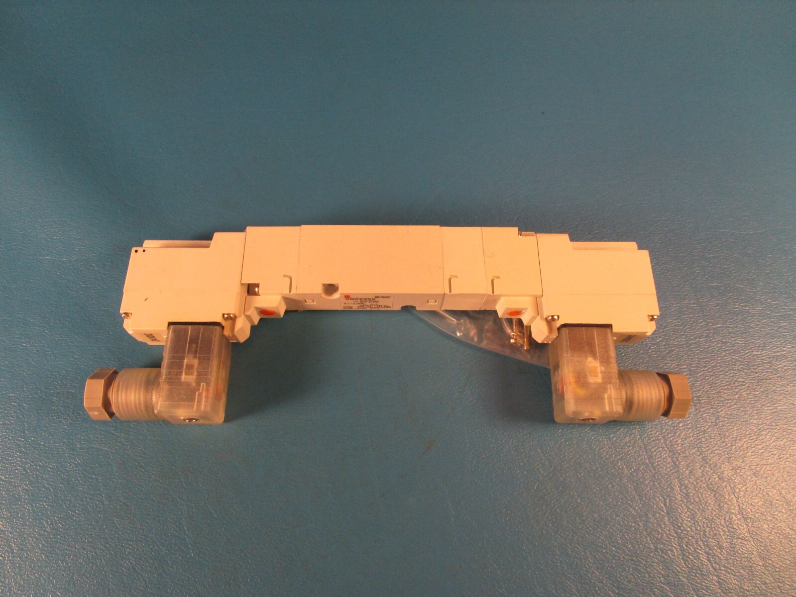 SMC VQZ2350-5YZW Double Solenoid Valve, base mount, VQZ200 Series, 3-PORT