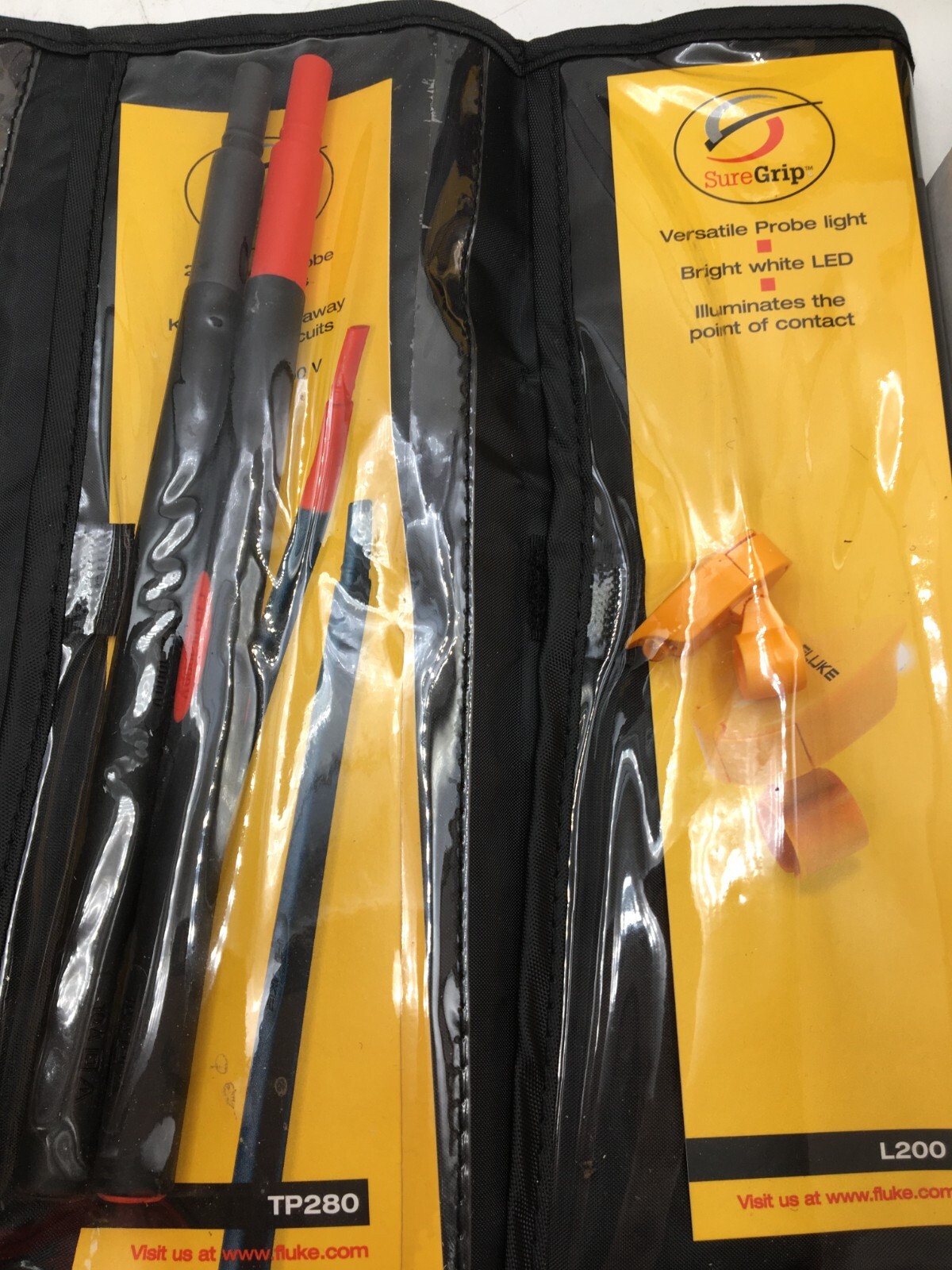 Fluke SureGrip Kit With Probe Light and Probe Extender L215