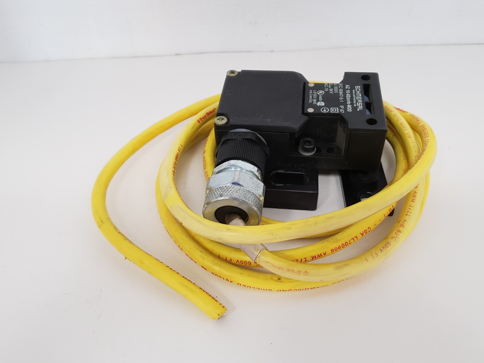 SCHMERSAL AZ 16-02ZVRK-M20 SAFETY INTERLOCK SWITCH 10A 500V