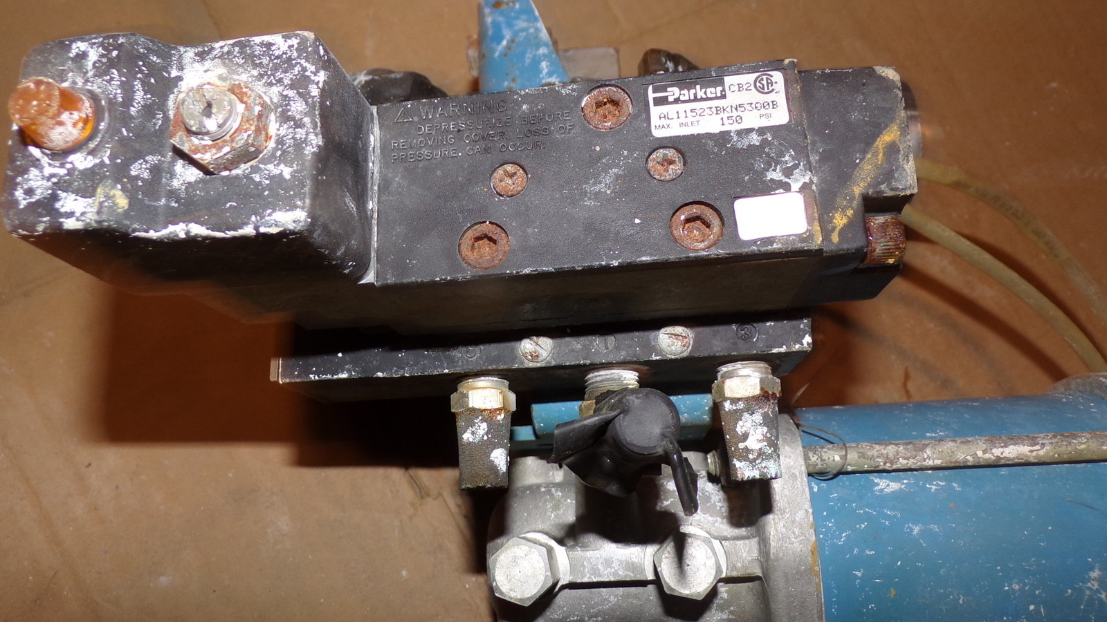 Stonel Quartz MQ 2VE1R w/ Mechanical Switches Parker AL11523BKN5300B