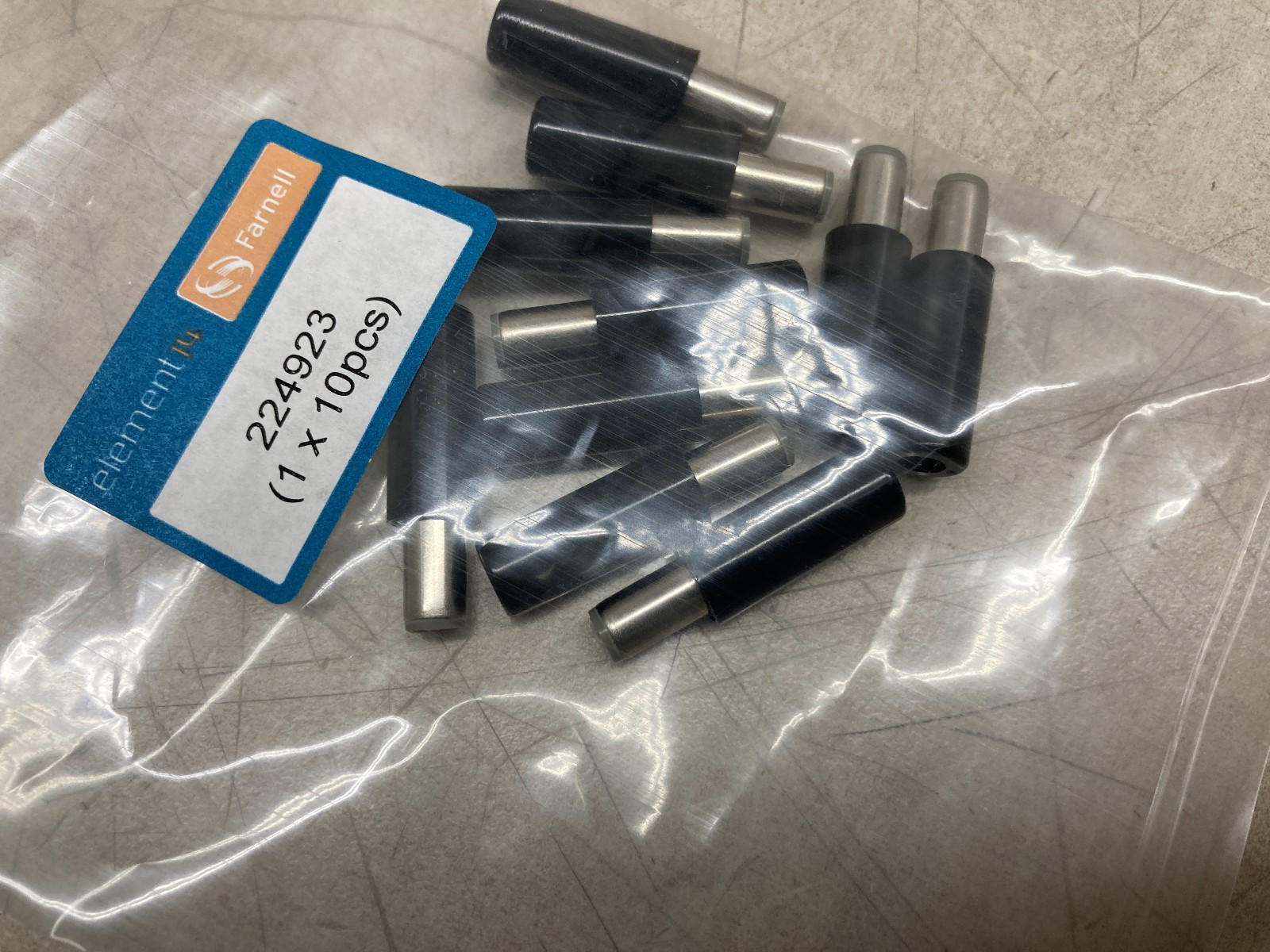 Lot of 70 Cliff Electronics Components FC68147 DCPP1 2.1 Flanged Black Tip