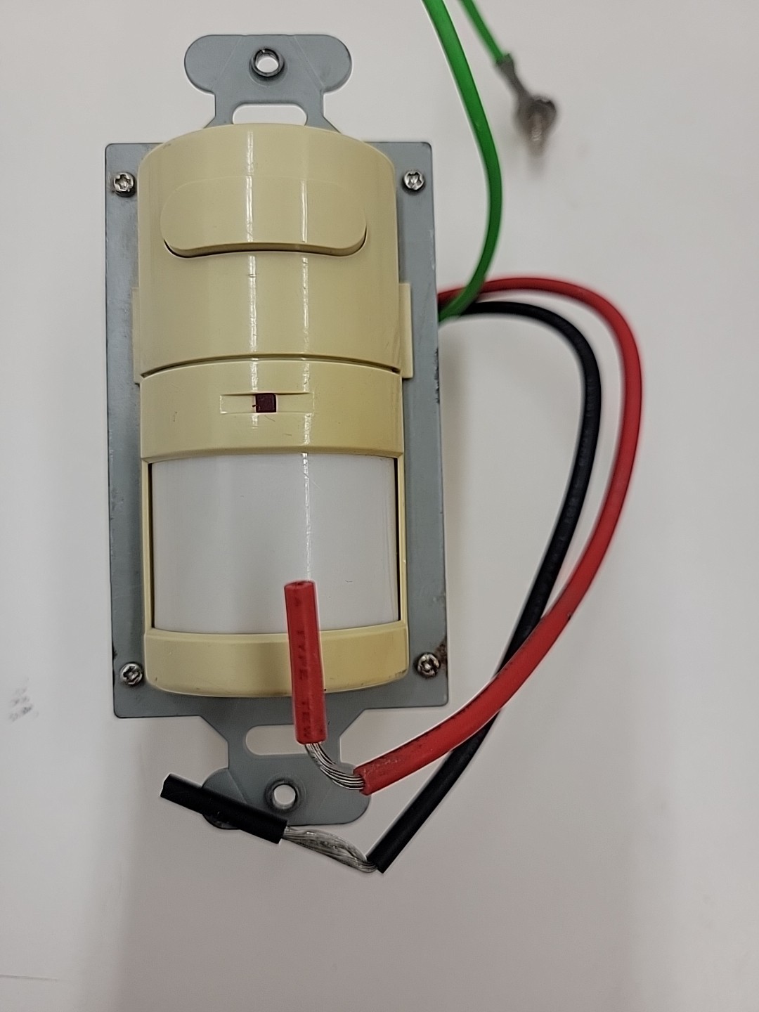 Watt Stopper WS-120/277 Automated Wall Switch 120-277 VAC 60 Hz Ivory Open Box