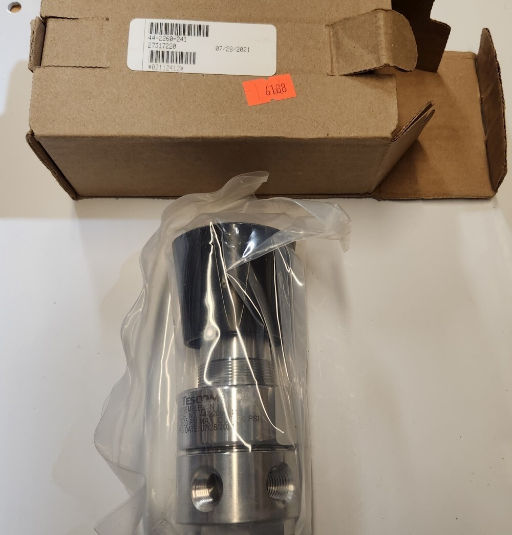 NEW Tescom 44-2260-241 Regulator 0-3500psi in, 0-25psi out, 1/4 NPTF