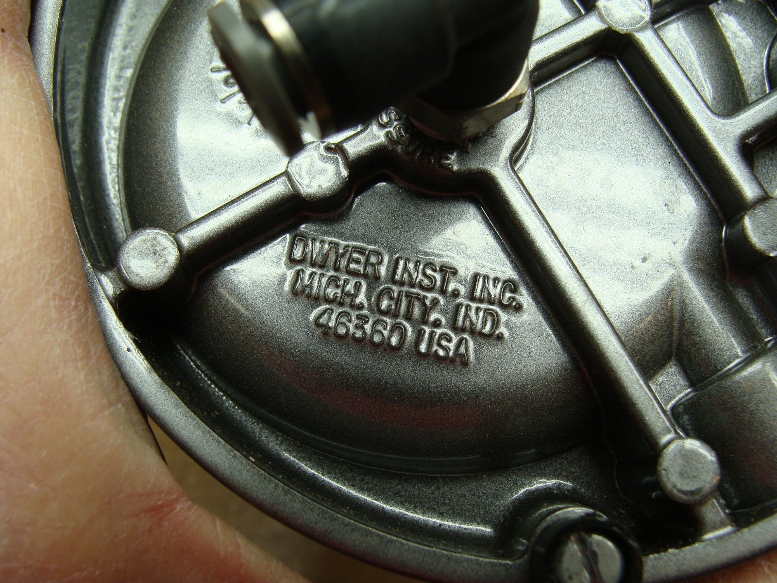 DWYER DUAL SCALE MAGNEHELIC DIFFERENTIAL PRESSURE GAUGE