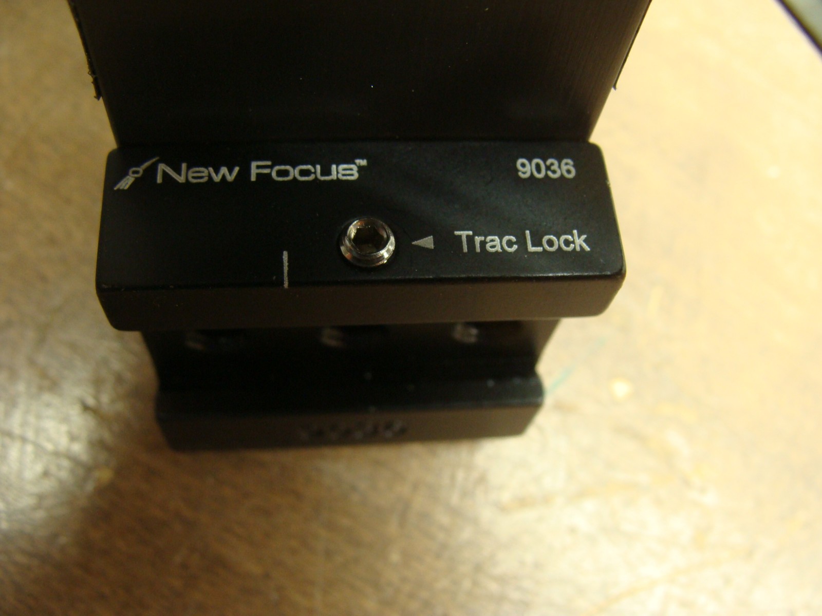 MICROSCAN QUADROS MINI BARCODE SCANNER FIS-6300-0003G W/9038 STAGE/ROTATING DRUM
