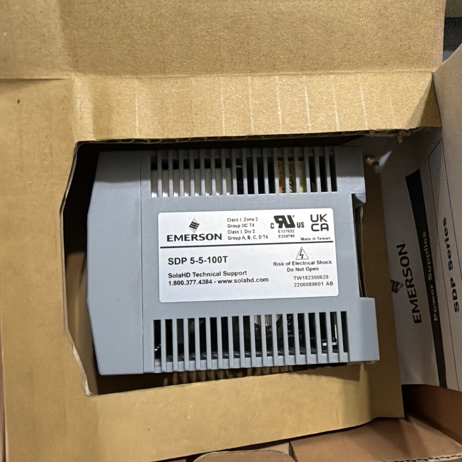 NEW SOLA SDP 5-5-100T POWER SUPPLY 115/230VAC 0.6/0.4A 50/60HZ