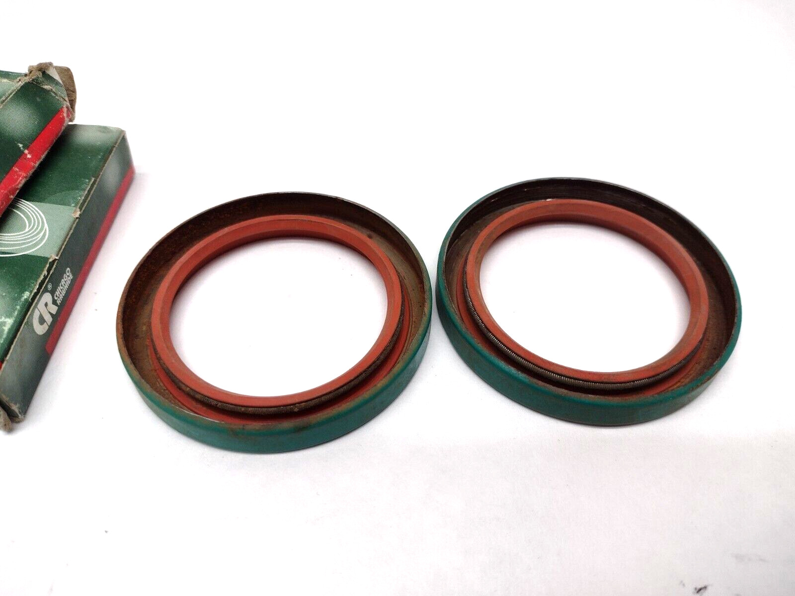Chicago Rawhide CR 19807 Radial Shaft Oil Seal With Wave Lip LOT OF 5