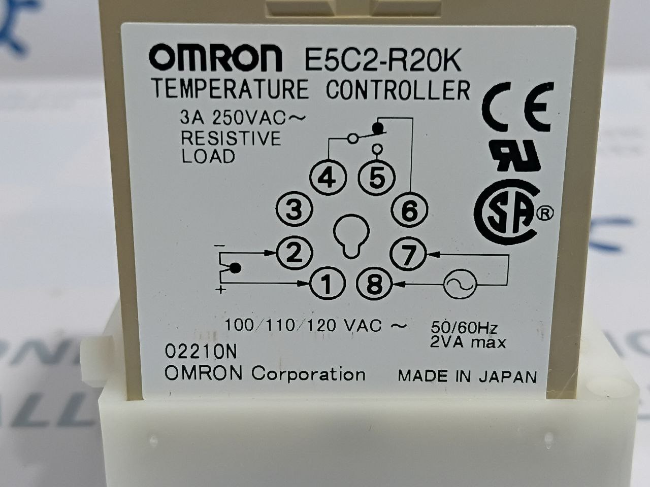 Omron E5C2-R20K Temperature Controller 0 to 200°C Volt 100/110/120V AC