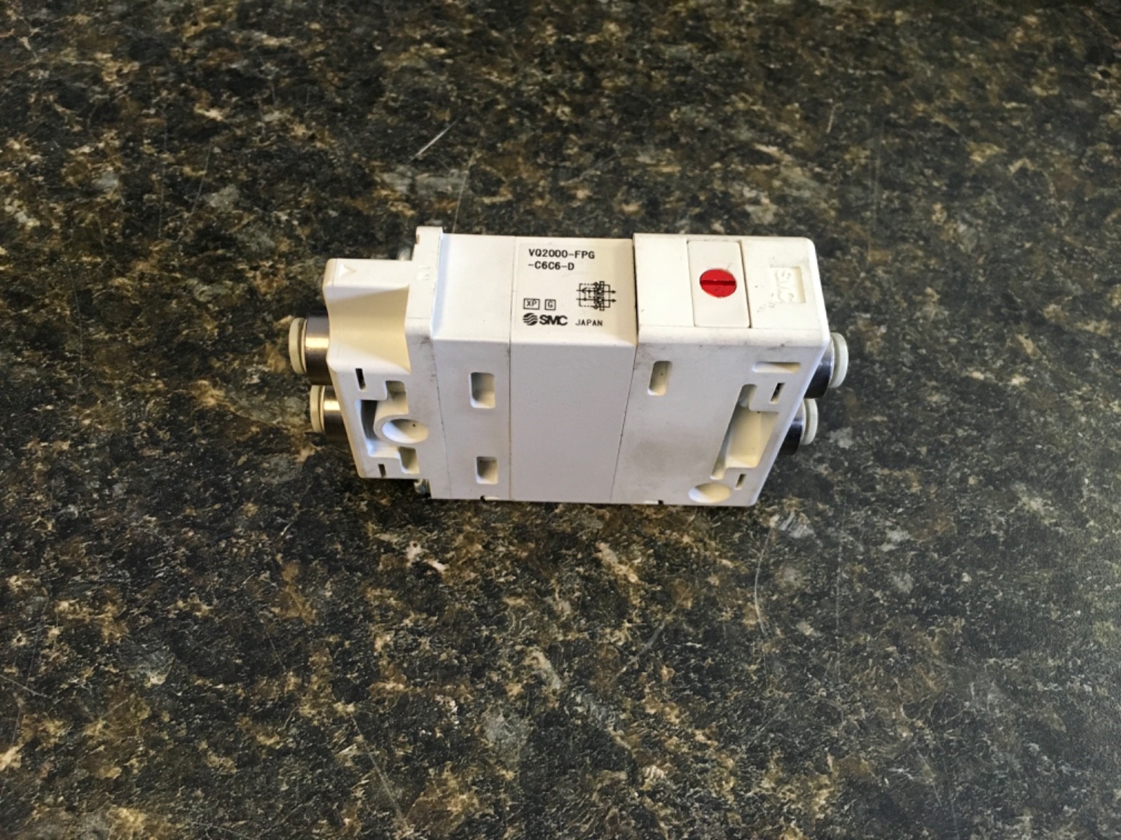 SMC VQ2000-FPG-C6C6-D DOUBLE CHECK VALVE (KB)