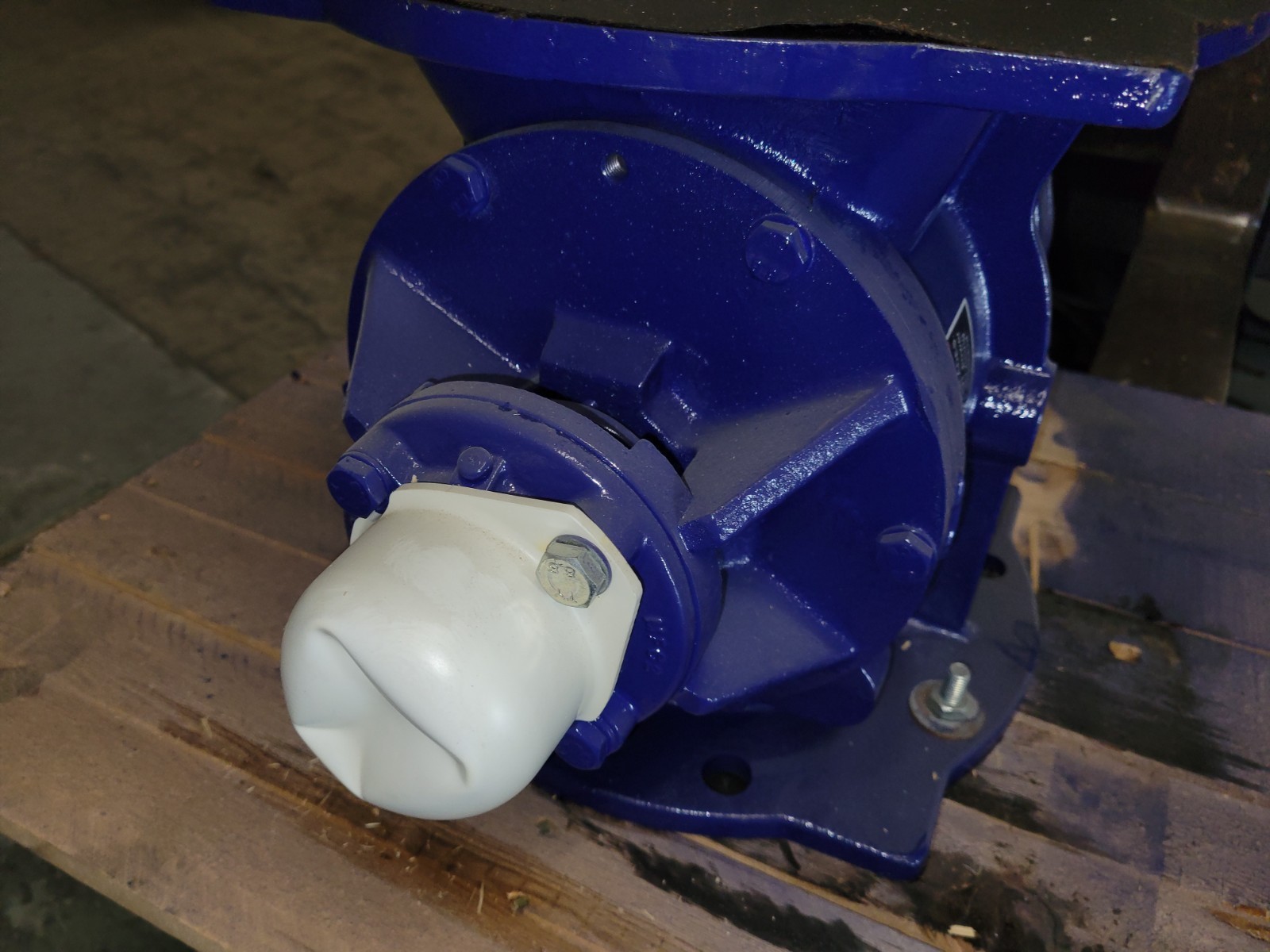 Bush & Wilton SR20TACMC108000A SR20 Rotary Air Lock.