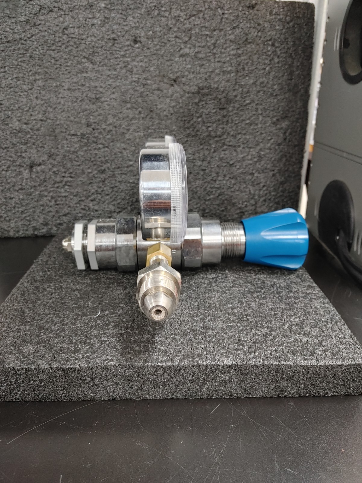MATHESON High Purity Regulator with Pressure Gauges