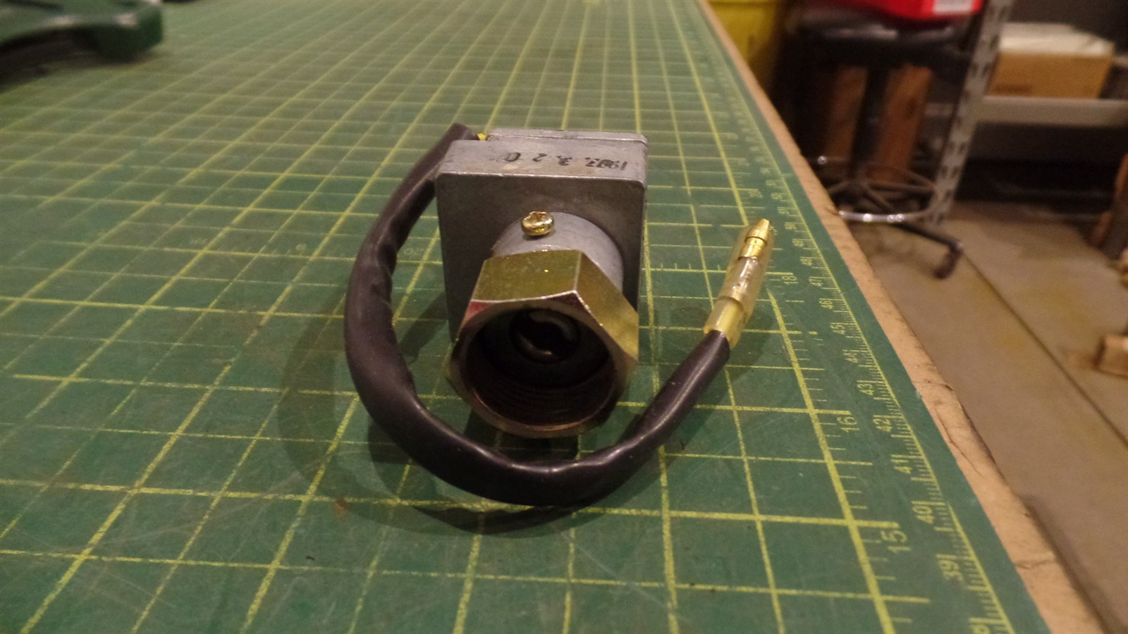 GENUINE DAEWOO PARTS 2547-9011 TACHOMETER SENSOR, 25479011, NIB, N.O.S