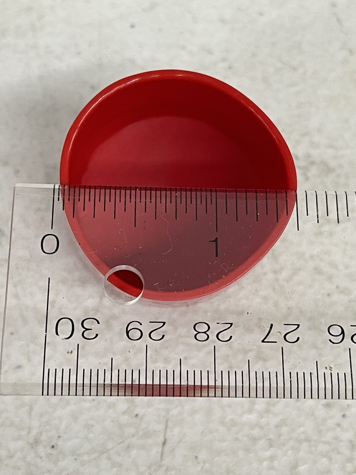 450 Pack Vinyl Sinclair & Rush S Caps 1 in Tall 1-1/2 in Wide Red & Black 513850